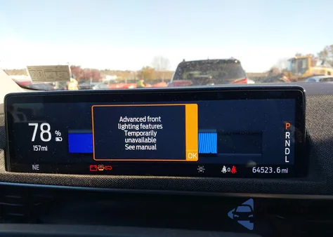 2022 Ford Mustang Mach-E Premium z USA, uszkodzony, nr VIN 3FMTK3SS6NMA03413